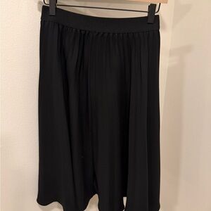 Elegant Black Pleated Women's Skirt